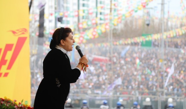 Amed Newrozu’nda Leyla Zana’dan dikkat çeken çağrı! “Bu halk görmek istiyor”