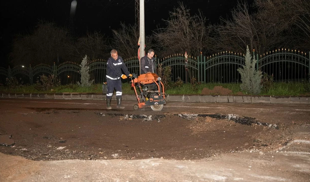 Diyarbakır’da çöken yolun nedeni belli oldu: 30 yıllık hat arızası