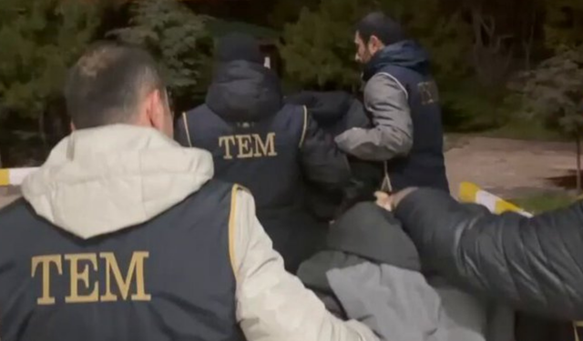 Diyarbakır'da Nevruz'da pankart açan 6 kişi gözaltına alındı