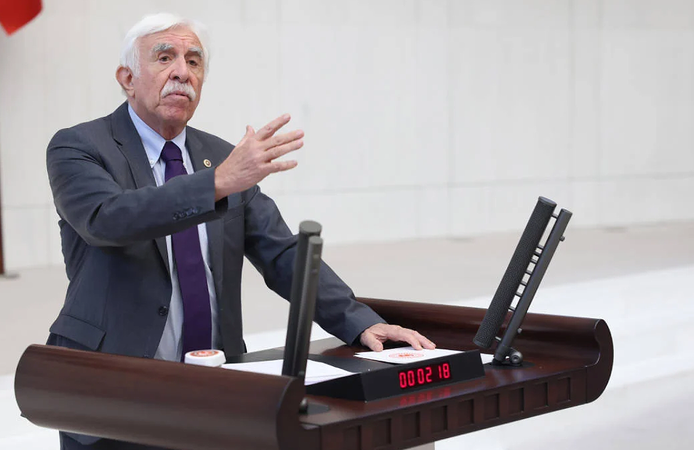 Diyarbakır Milletvekili Cengiz Çandar: “Operasyonlar Türkiye'nin bir polis devleti olduğunu gösteriyor"