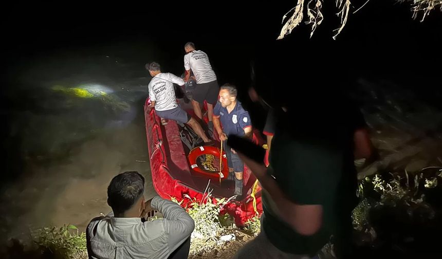 Dicle Nehri'nde 4 kişi mahsur kaldı