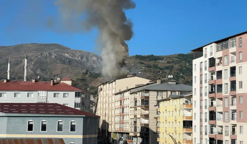 Muş’ta Saatlerce süren yangın panik yarattı