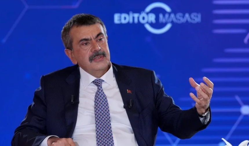 Bakan Tekin: "Kürdüm" demekten çekinenler vardı; şimdi Kürt edebiyatçıların eserleri basılıyor,