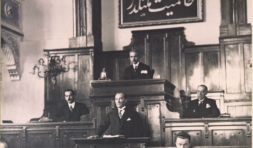 Siyasilerden 29 Ekim mesajları: Cumhuriyetin 102. yılı