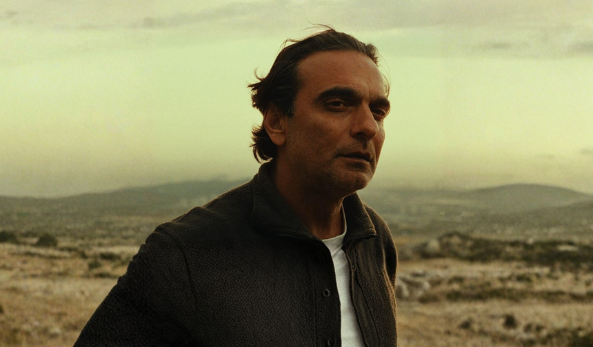 İran sinemasının efsanesi Hümayun Erşadi hayatını kaybetti