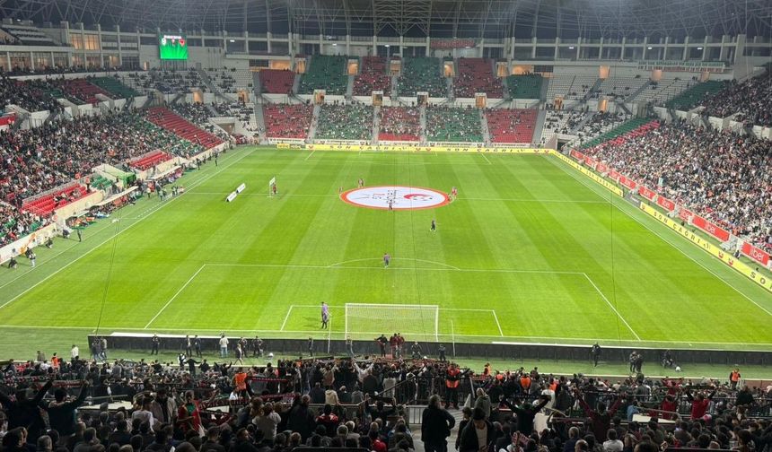 Amedspor'dan Leyla Zana kararı: Iğdırspor maçı kadınlara ücretsiz olacak