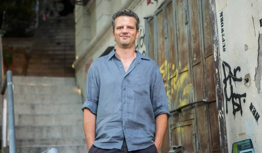 Ünlü yönetmen evinde silahlı saldırıya uğradı!