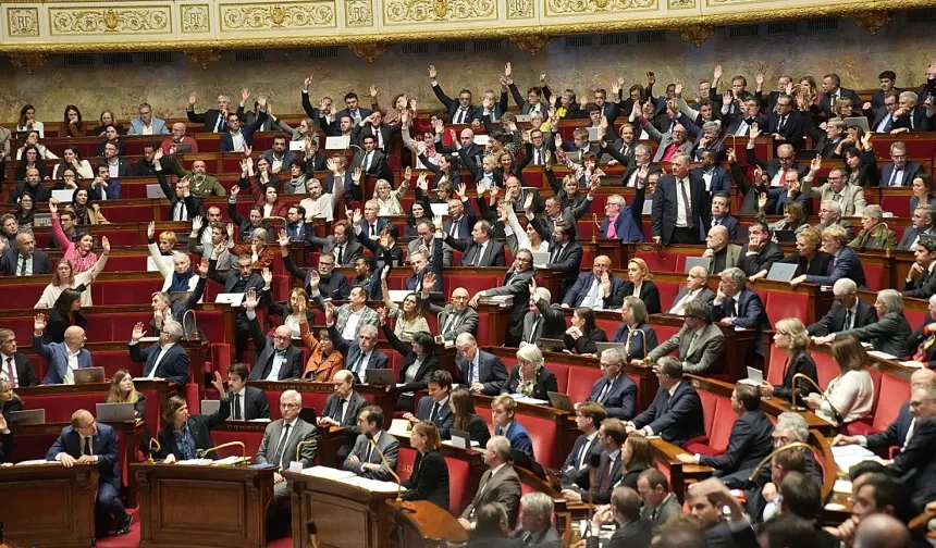 Fransa’da evlilikte “seks borcu” kaldırılıyor