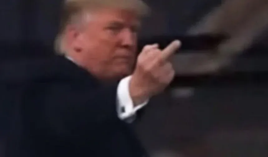 Trump'ı protesto eden işçi işten atıldı