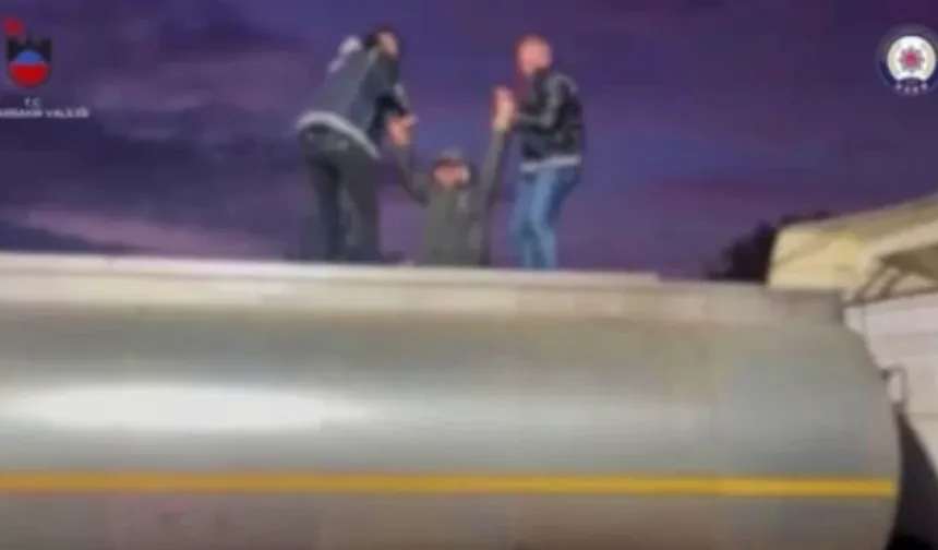 Diyarbakır’da atık tankerinde 32 göçmen yakalandı