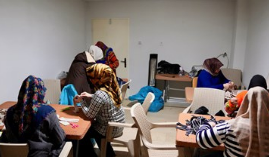 Bağlar’da kadınlar üretiyor: Tasarım atölyesi dayanışmayı büyütüyor