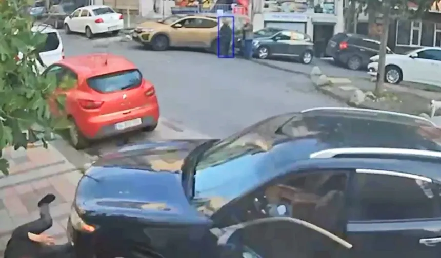 Şaka gibi kaza: Kendi arabasıyla kendine çarptı