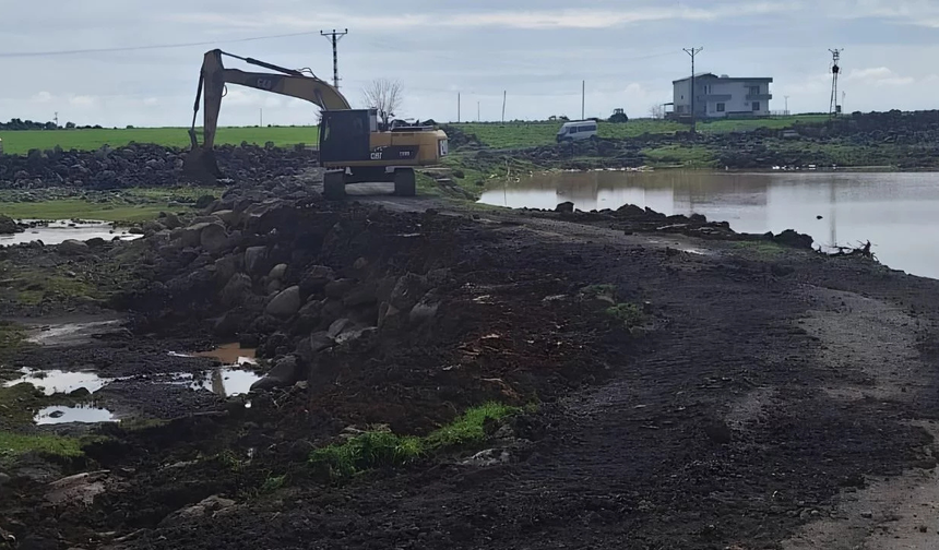 Sağanak sonrası Bağlar Belediyesi üç köyde hasar onarımına başladı