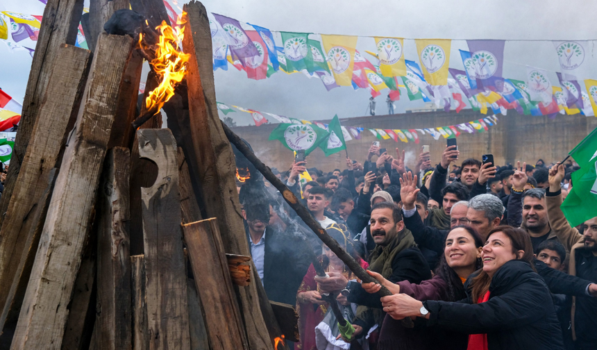 Siverek’te Newroz kutlaması: Serra Bucak’tan barış mesajı