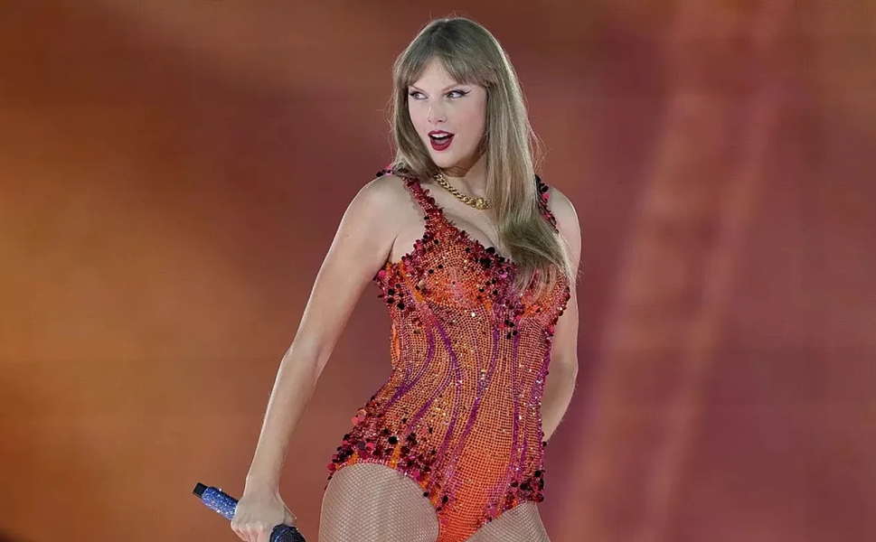 Taylor Swift, Adele’in sekiz yıllık rekorunu kırdı