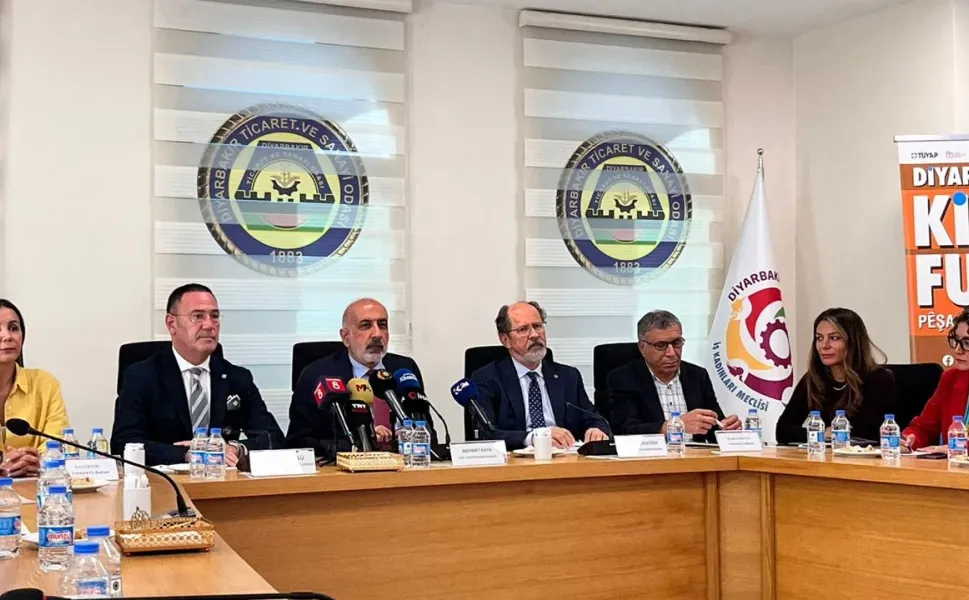 Amed Kitap Fuarı başlıyor: Kürtçe yasaklara tepki