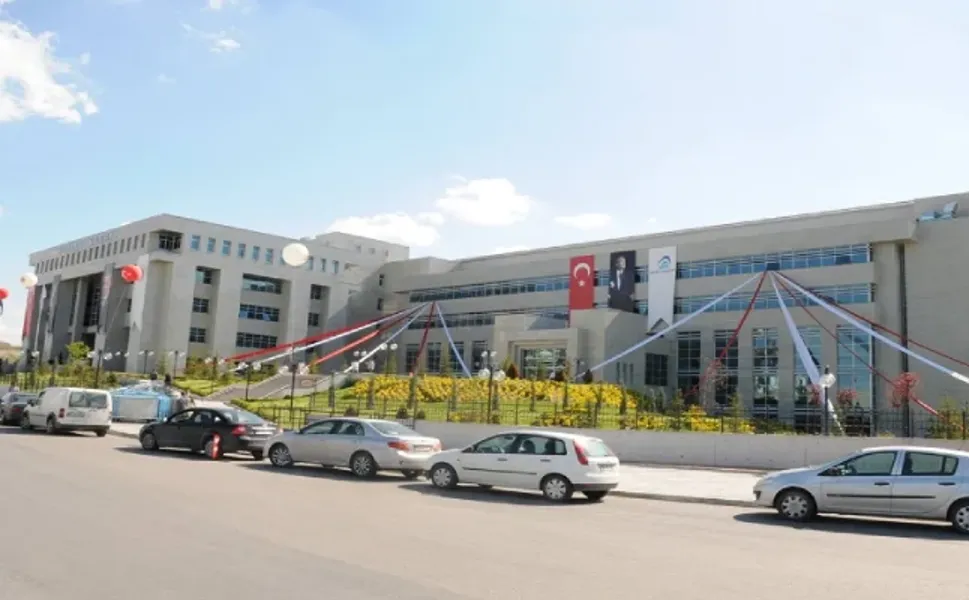 Adli emanetten 'ihtiyacı kadar' altın çalan memur tutuklandı