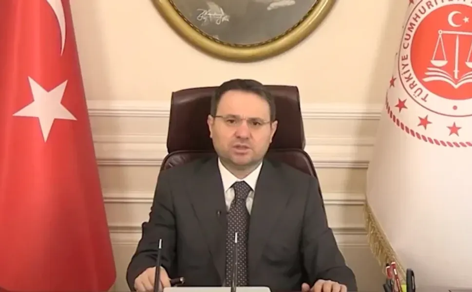 Adalet Bakanı'ndan sosyal medya açıklamaları: Anonim hesaplar kapatılacak mı?