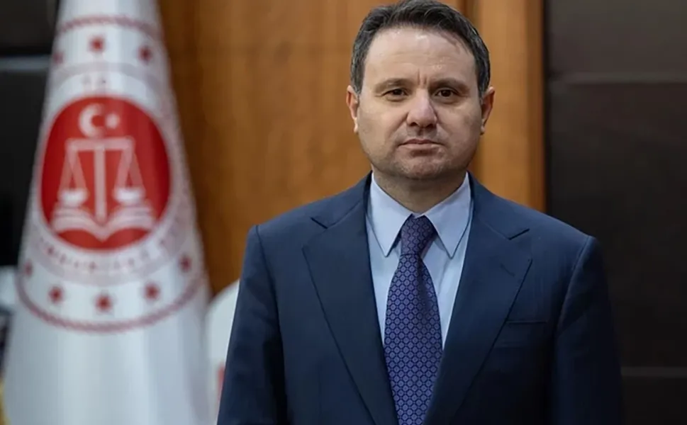 Bakan açıkladı: Sosyal medyaya artık kimlikle mi girilecek?