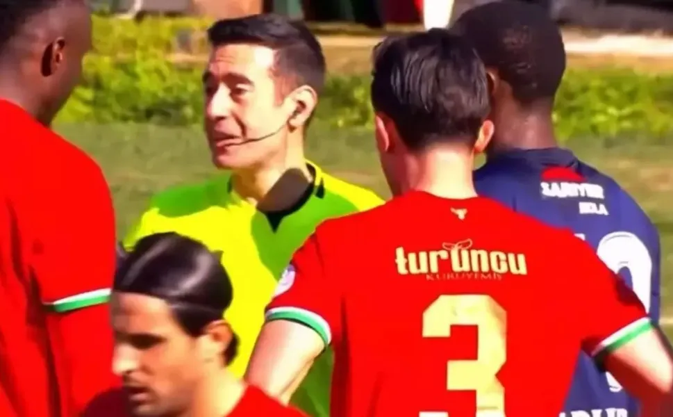 Amedspor'un kırmızı kartına TRT Spor spikeri dahi hayret etti