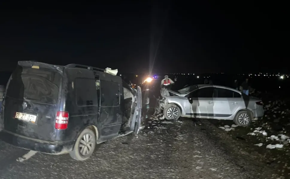 Diyarbakır'da feci kaza: 5 ölü, 2 yaralı
