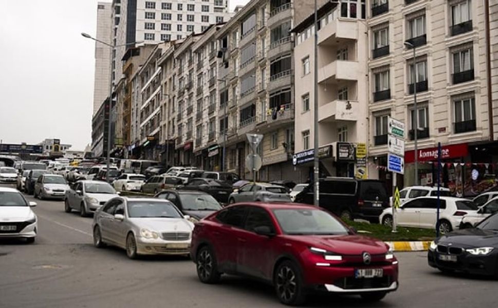 Türkiye'nin en kalabalık ilçesi neden bu kadar kalabalık?