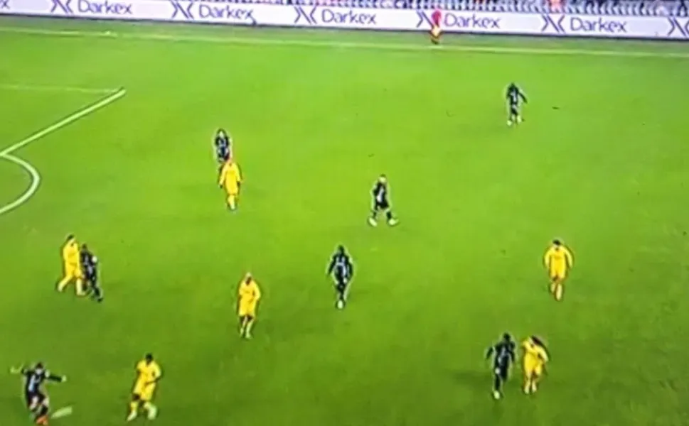 Kocaelispor-Fenerbahçe maçında bahis baronunun reklamı yapıldı