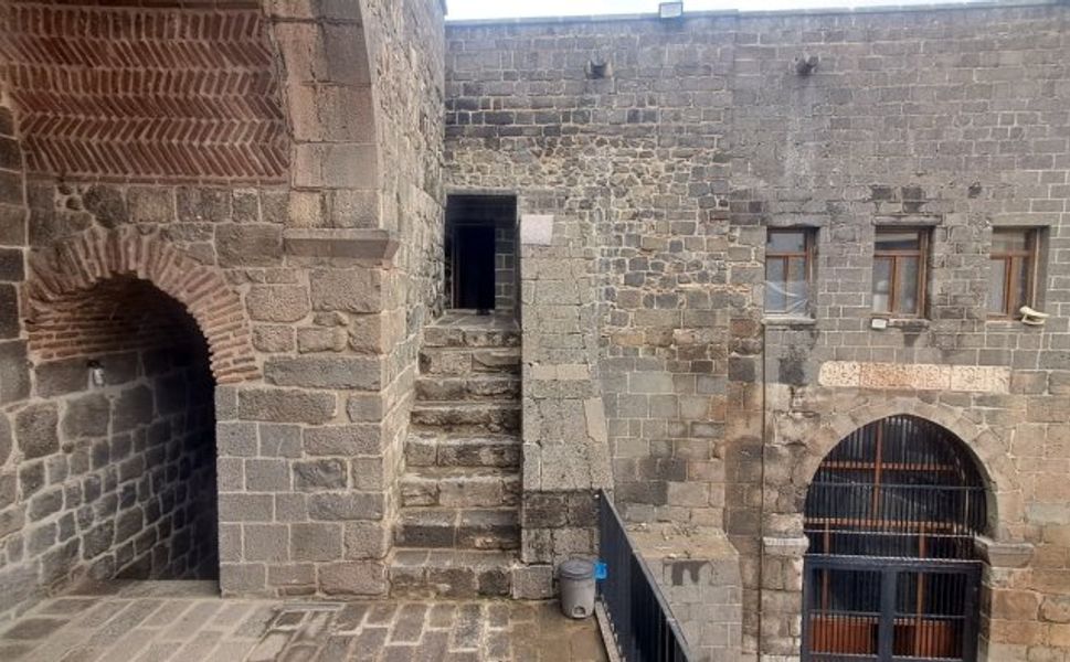 Diyarbakır'da 970 yıllık cami bir türlü iyileştirilemiyor