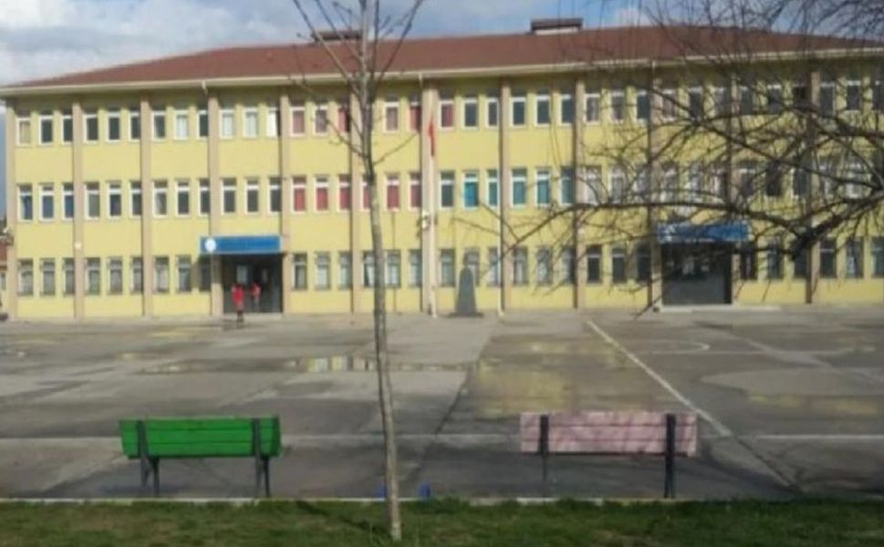 24 kız öğrencinin taciz edildiği iddiası: Bir öğretmen tutuklandı