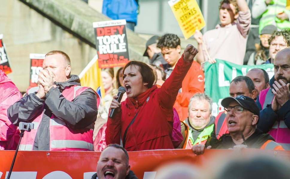 İngiltere'de 550 bin üyeli sendika Rojava için harekete geçti