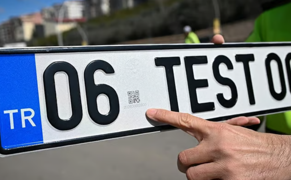 APP plaka kullanan sürücülere iyi haber: Cezalar iptal edildi