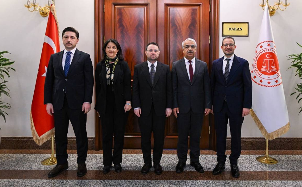 DEM Parti İmralı Heyeti, Bakanlarla görüştü: Kayyum ve Yargı kararları gündemde