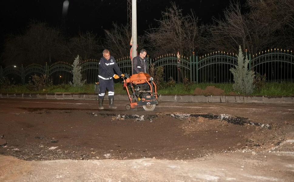 Diyarbakır’da çöken yolun nedeni belli oldu: 30 yıllık hat arızası