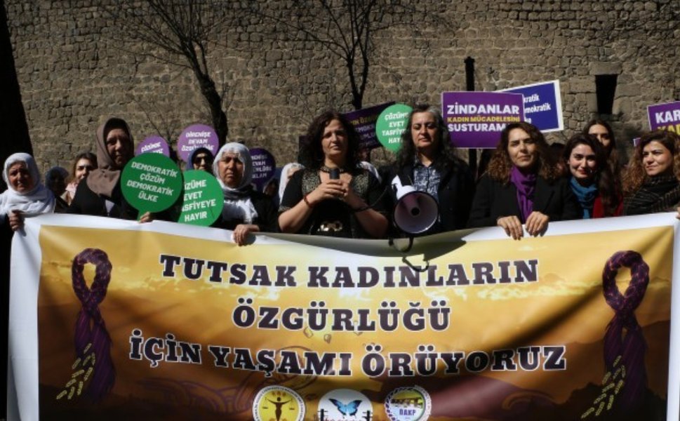 Diyarbakır’da Kürt kadınlardan “Ulusal Birlik” mesajı