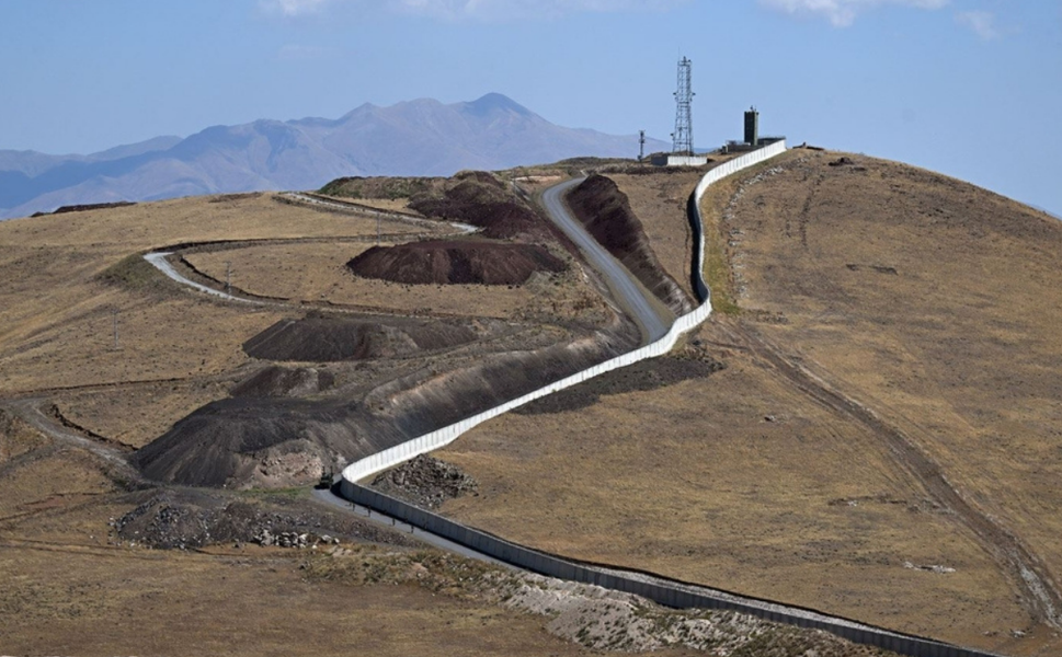 İran Kürt Bölgesinde alarm: Sınır hattına askeri sevkiyat