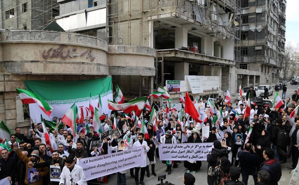 İran Tabipler Birliği: 18 sağlıkçı hayatını kaybetti