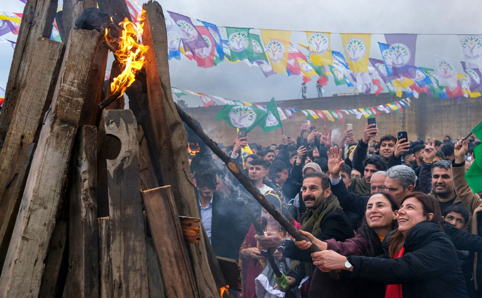 Siverek’te Newroz kutlaması: Serra Bucak’tan barış mesajı