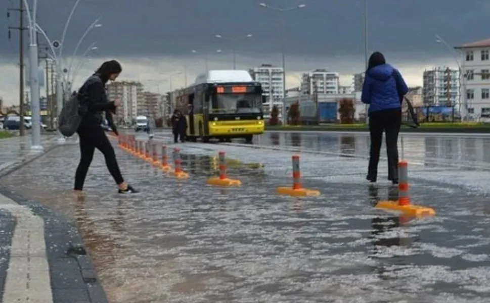 AKOM Uyardı: Bahar Havası Yerini Kışa Bırakıyor
