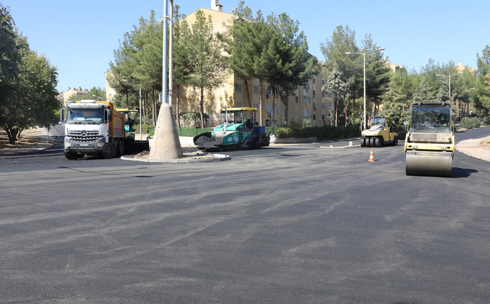 Diyarbakır’da 110 bin ton asfalt atağı: 25 kilometrelik yol yenilenecek