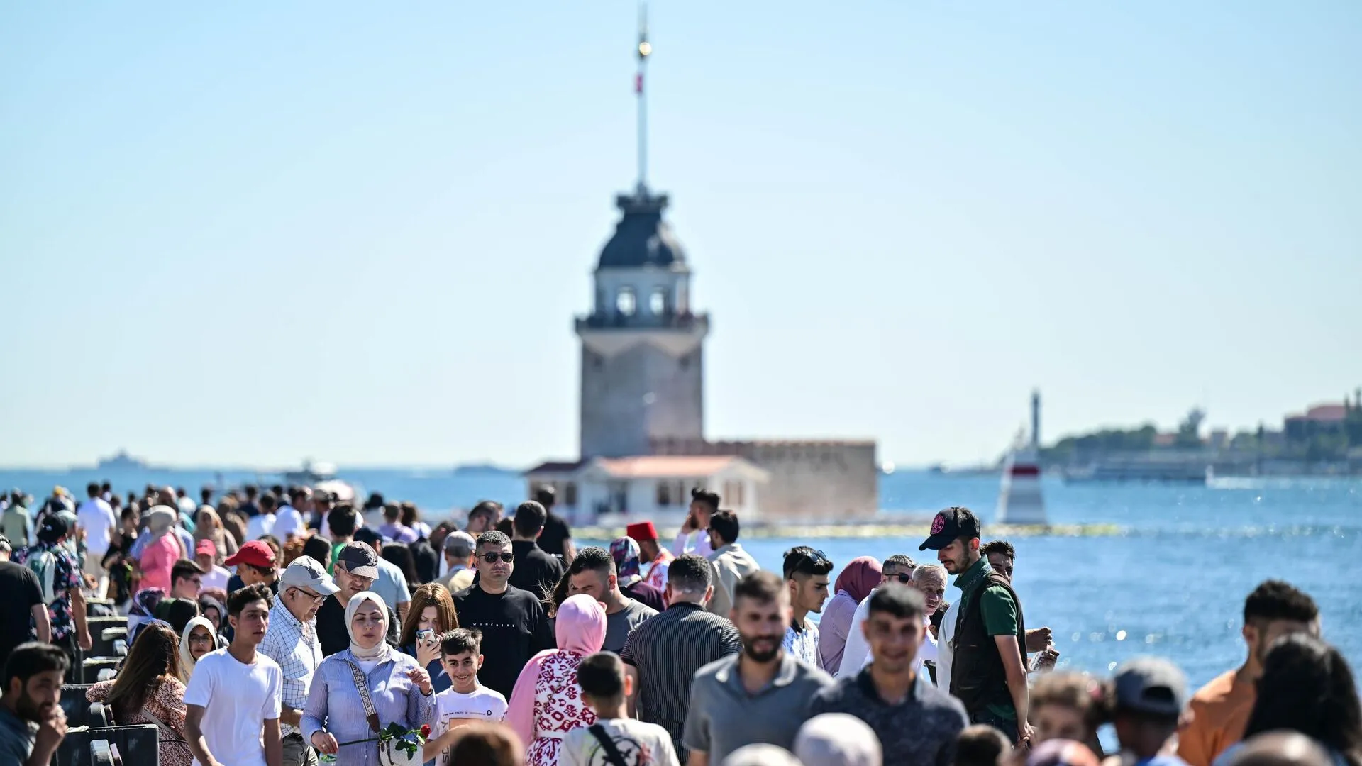 2024’Te Türkiye’de Gelecek Umudu Yüksek Ama Mutluluk Düşüşte1