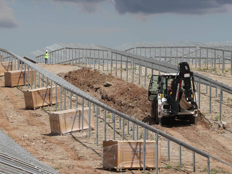 Dicle Üniversitesi Güneş Enerjisiyle Elektrik Üretimine Geçiyor (2)
