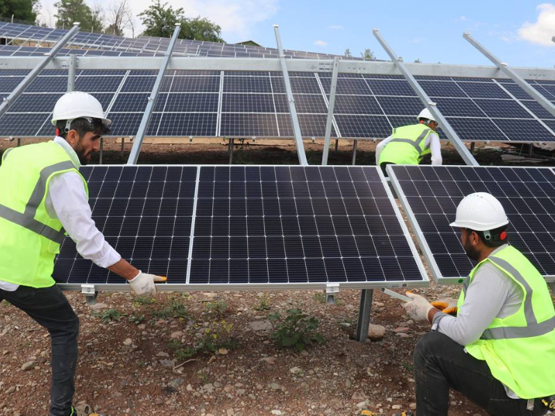 Dicle Üniversitesi Güneş Enerjisiyle Elektrik Üretimine Geçiyor (3)