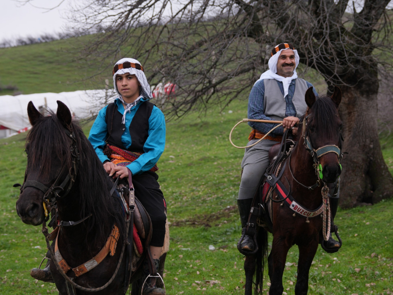 Dengbêj Divanı Ve At Yarışları